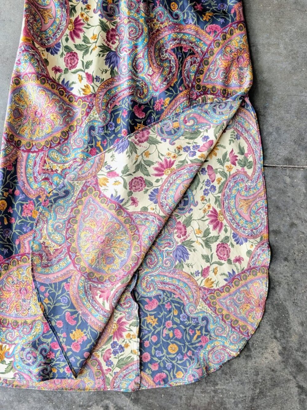 Vintage California Dynasty Colorful Paisley Satin Nightgown and Robe Set S/M - Picture 6 of 14